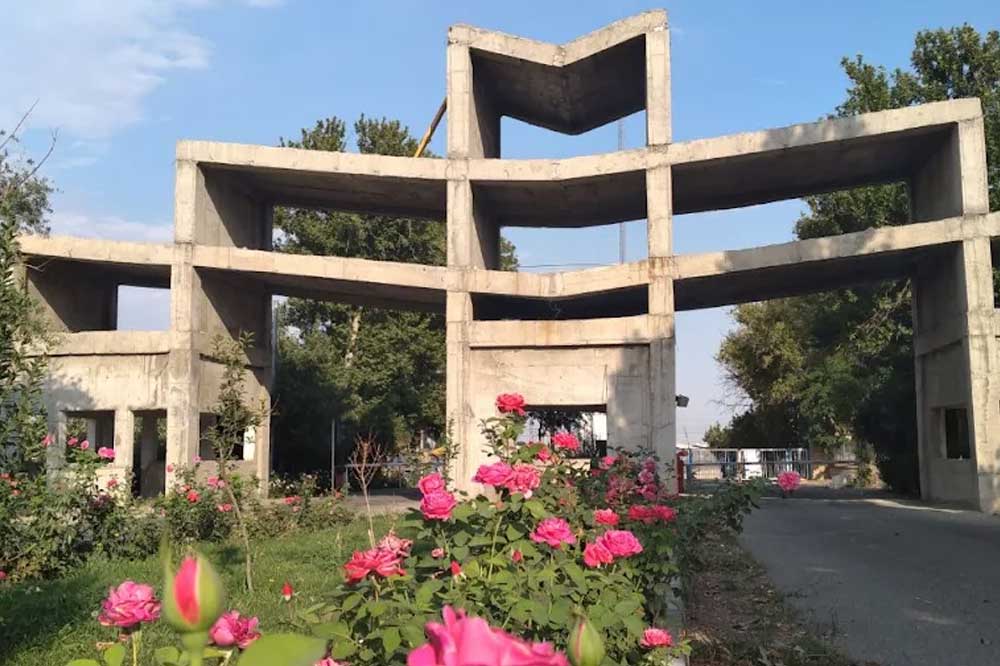 محوطه دانشگاه خوارزمی
